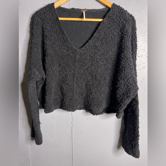 Free People Popcorn Pullover in Black. Size Small - Picture 4 of 11